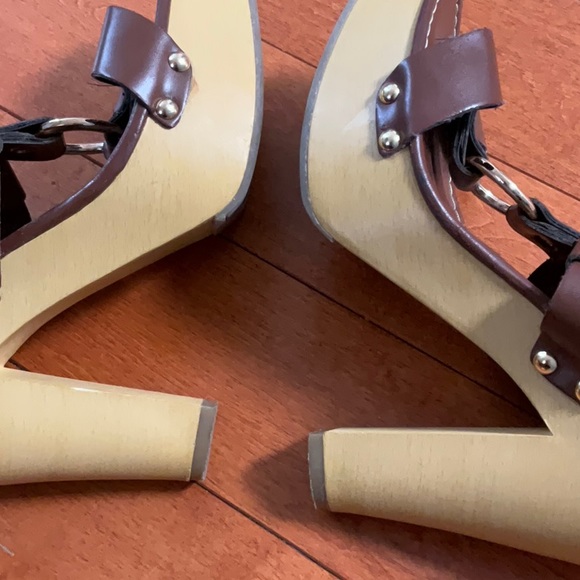 Wedge - Picture 2 of 3